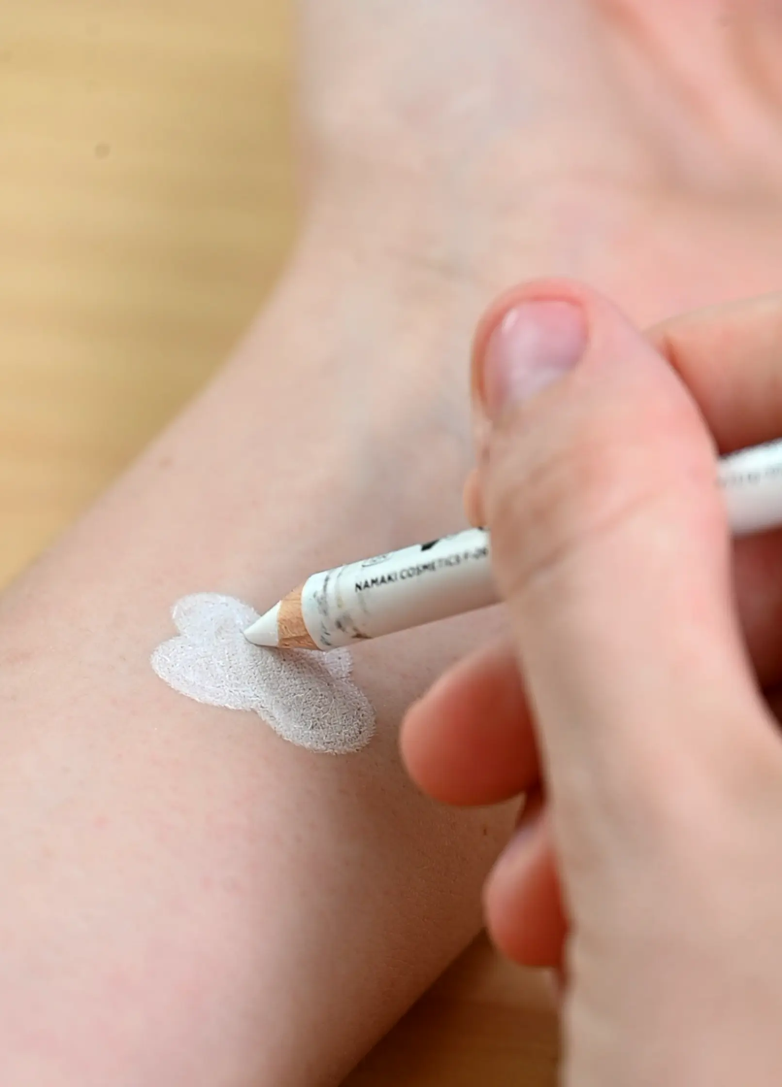 namaki-crayon-de-maquillage-fin-pour-enfants-blanc image 3
