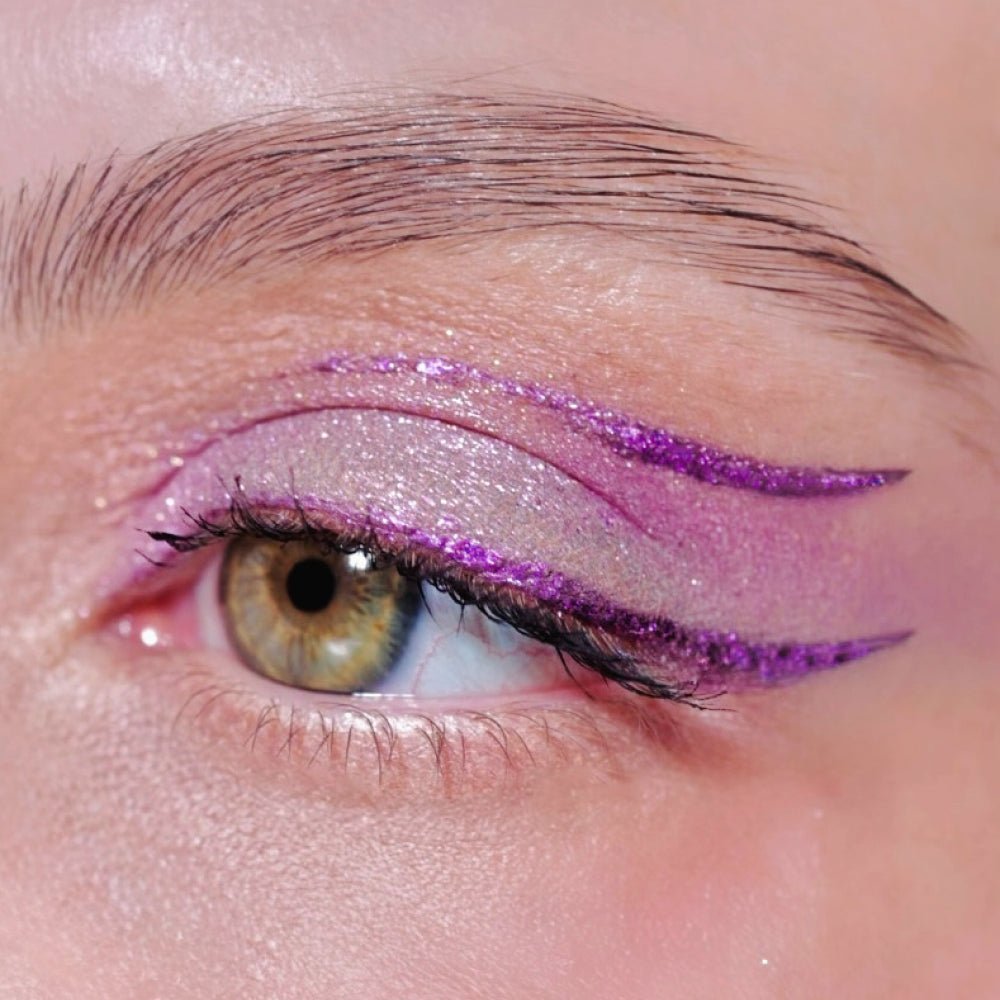 si-si-la-paillette-eyeliner-paillet-violet-regard-violet-rose-duochrome image 7
