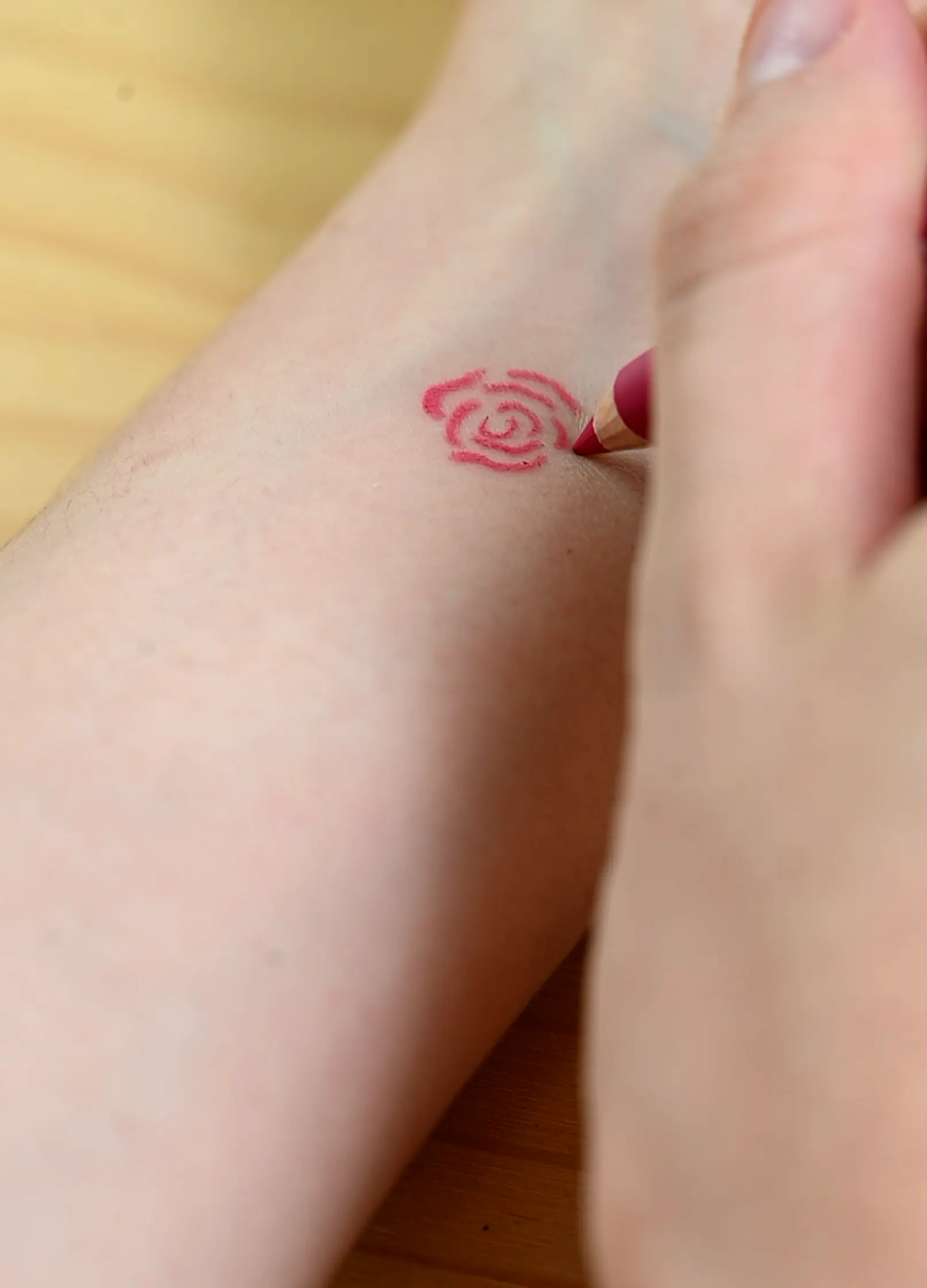 namaki-crayon-maquillage-fin-enfant-fuchsia-bio image 3