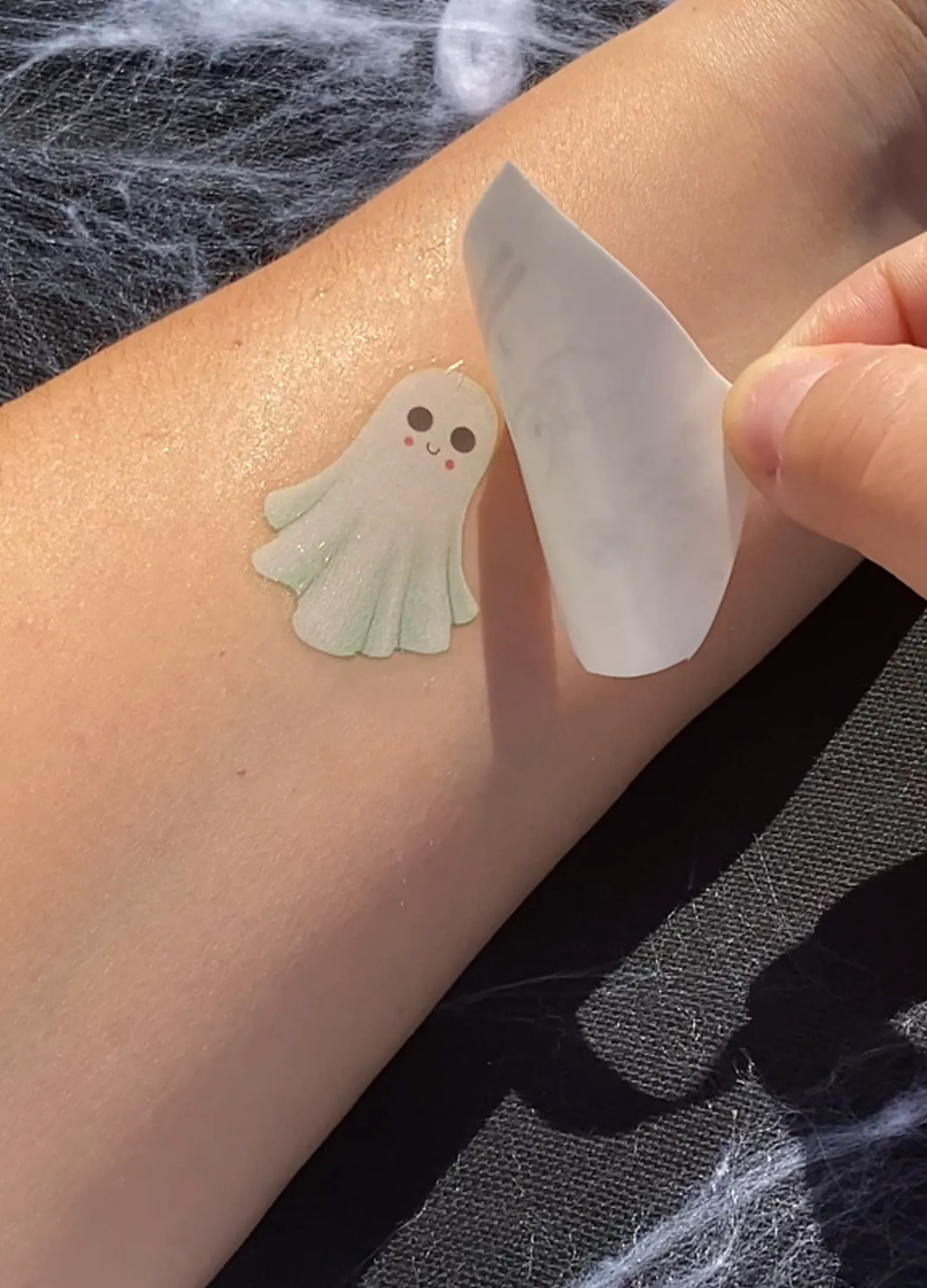 namaki-tattoos-temporaires-halloween-enfant-bras-mains-jambes image 3
