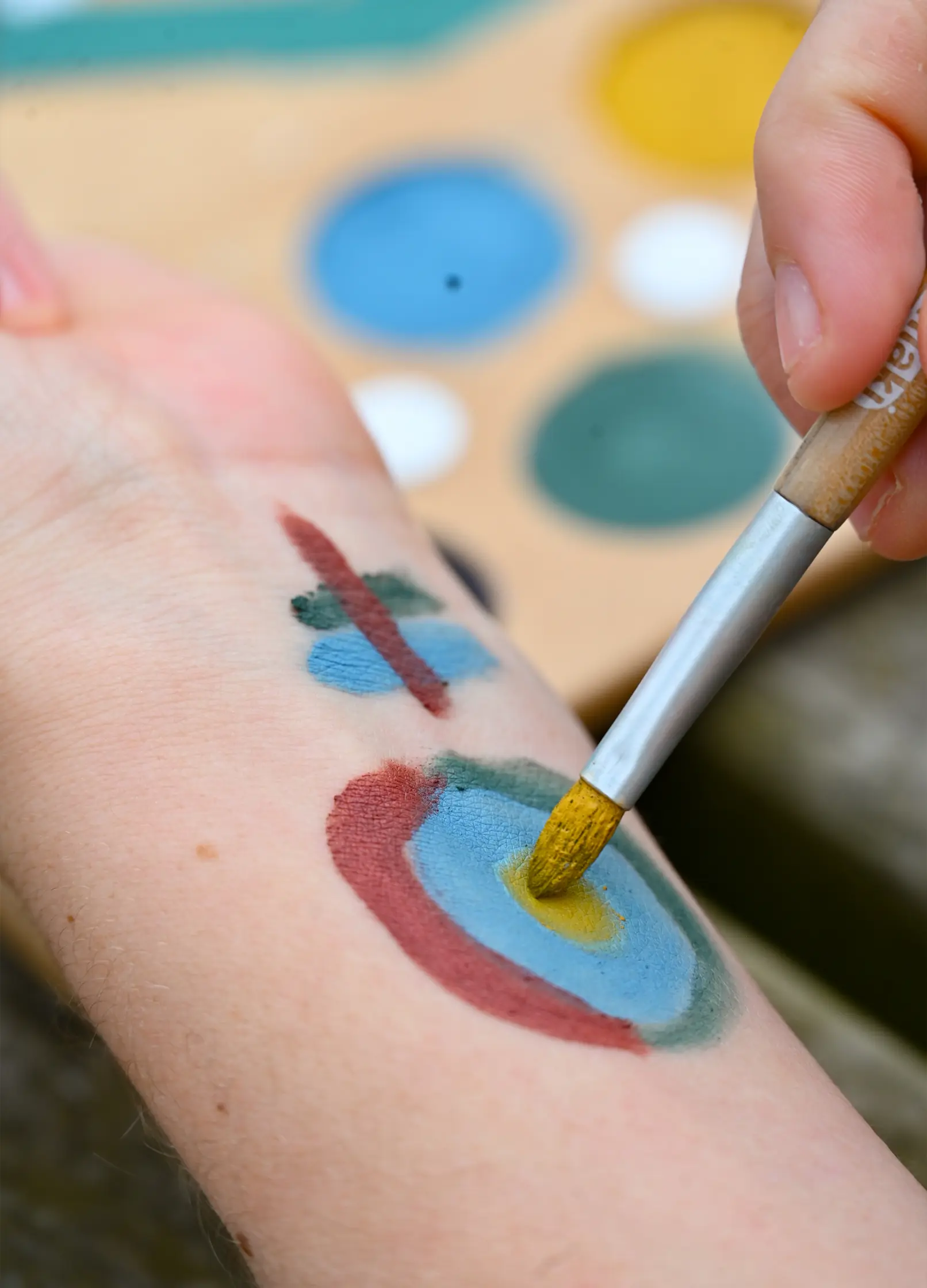 namaki-palette-maquillage-enfant-6-couleurs-centre-pompidou-x-namaki-joie-de-viv image 7