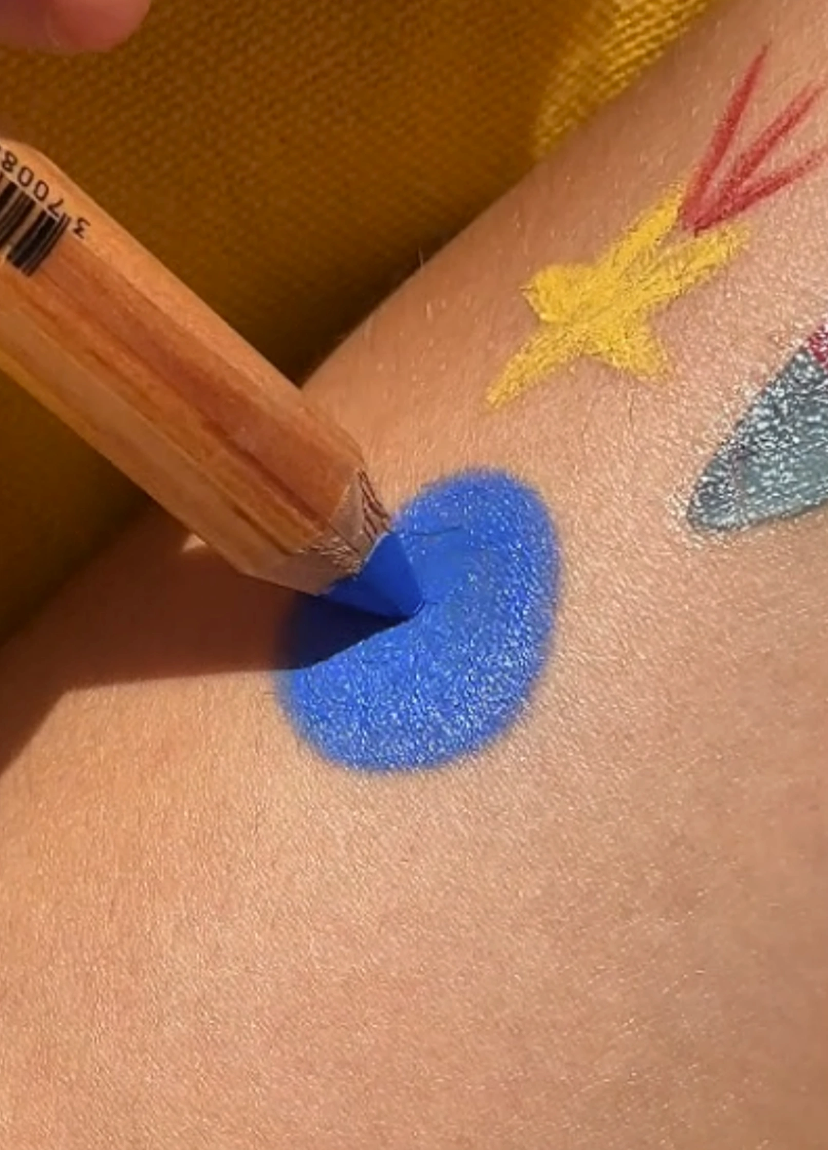 namaki-crayon-maquillage-visage-enfant-jumbo-bleu image 3