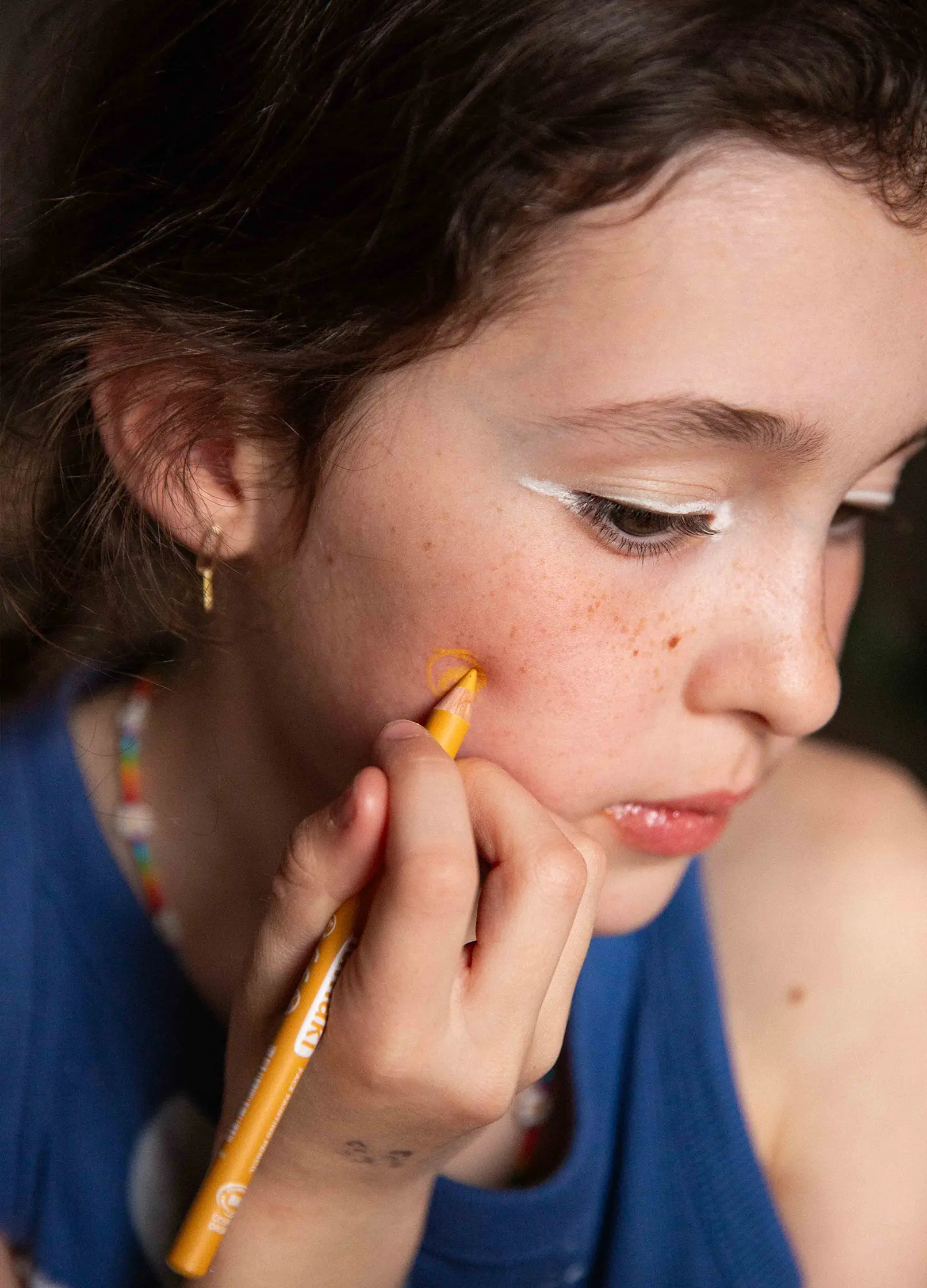 namaki-crayon-de-maquillage-fin-enfants-jaune image 5