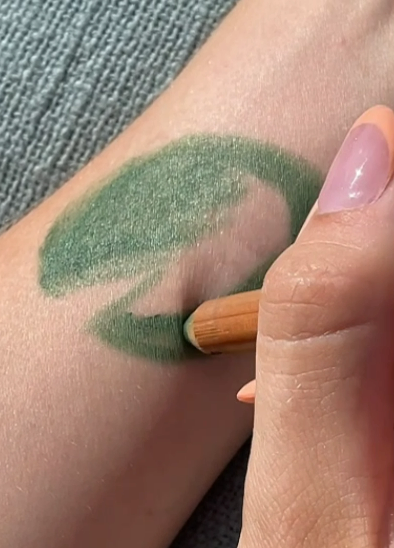 namaki-crayon-maquillage-jumbo-vert-face-painting-enfant image 3