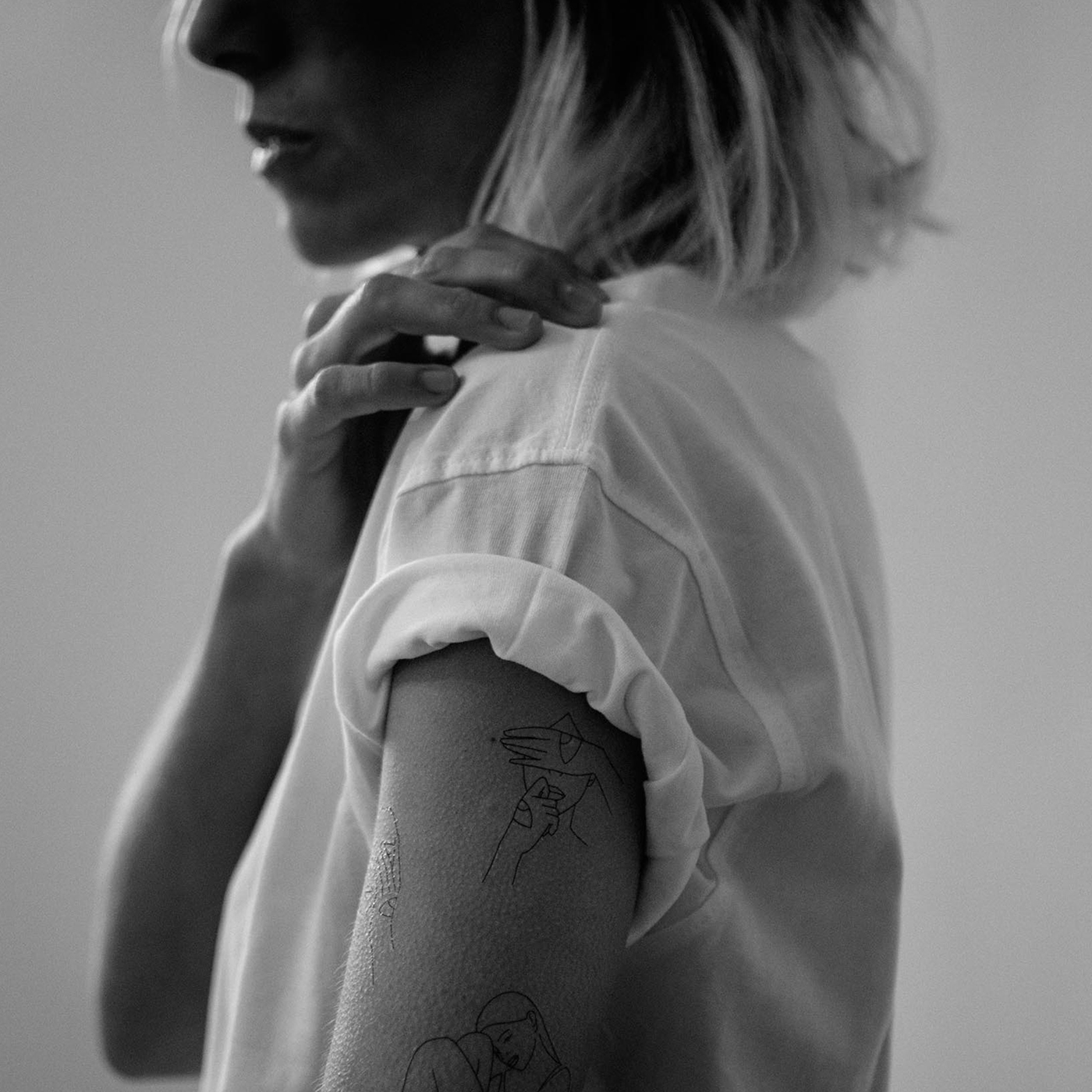 bernard-forever-tatouages-ph-m-res-lazy-afternoon-johanna-olk image 4