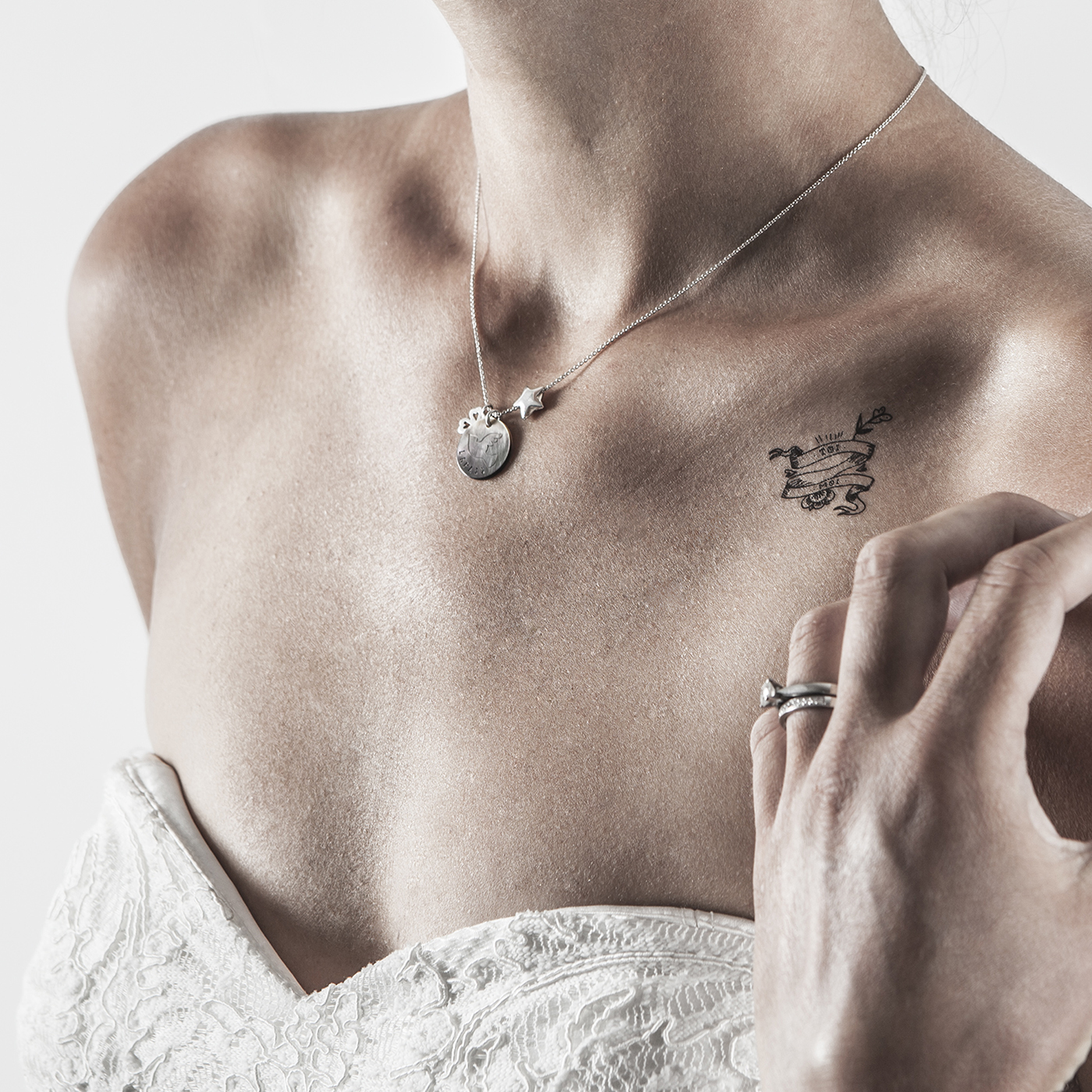 bernard-forever-le-mariage-gai-tatouage-temporaire-12-motifs-bonjour-michel image 8