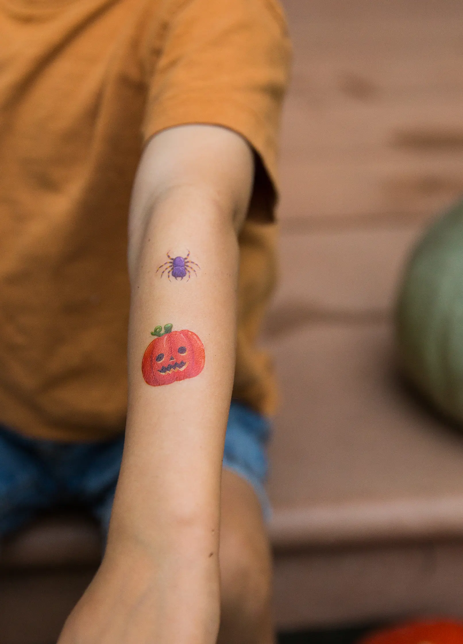namaki-tattoos-temporaires-halloween-enfant-bras-mains-jambes image 7