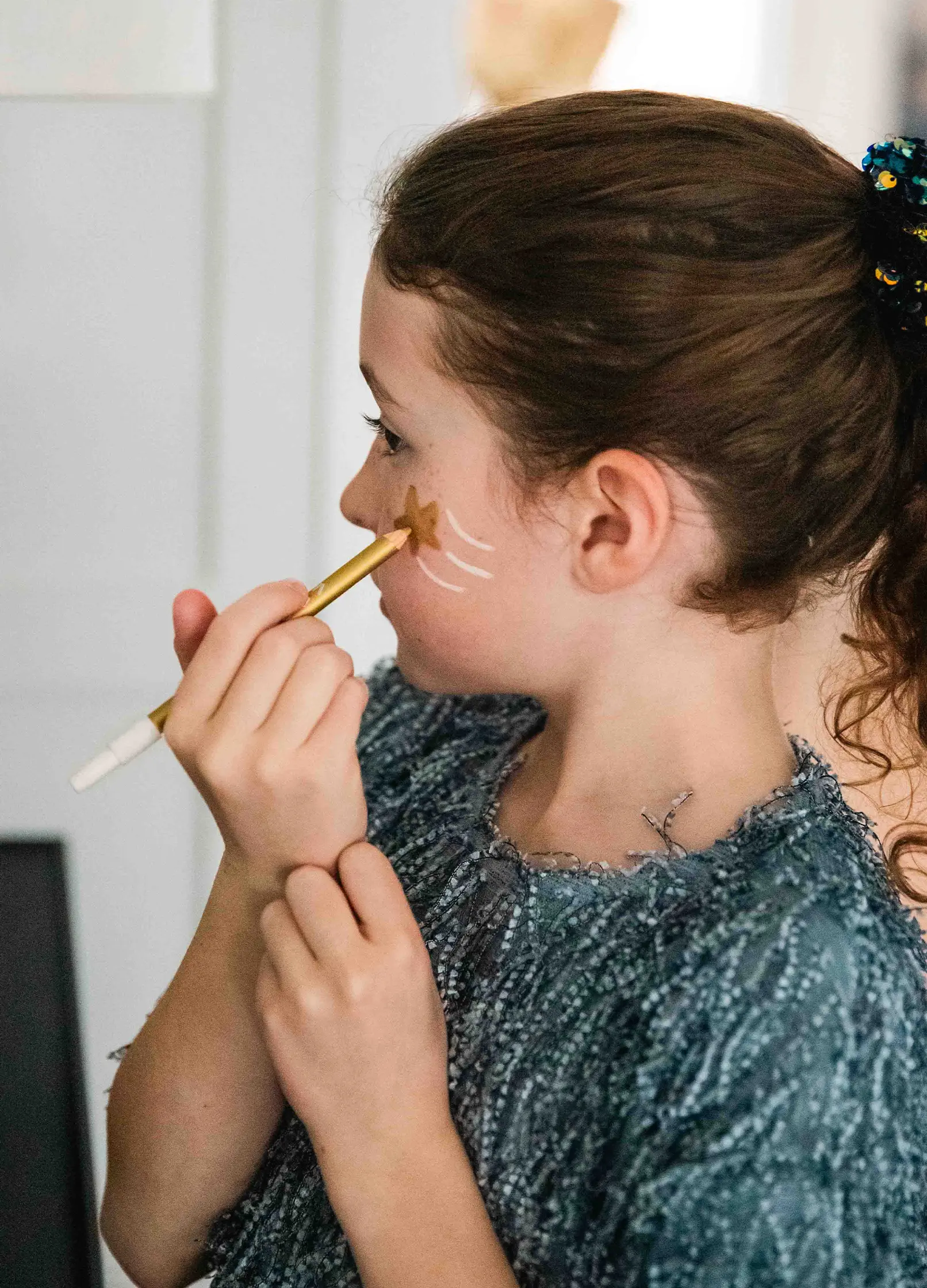 namaki-crayon-maquillage-fin-enfant-or image 5