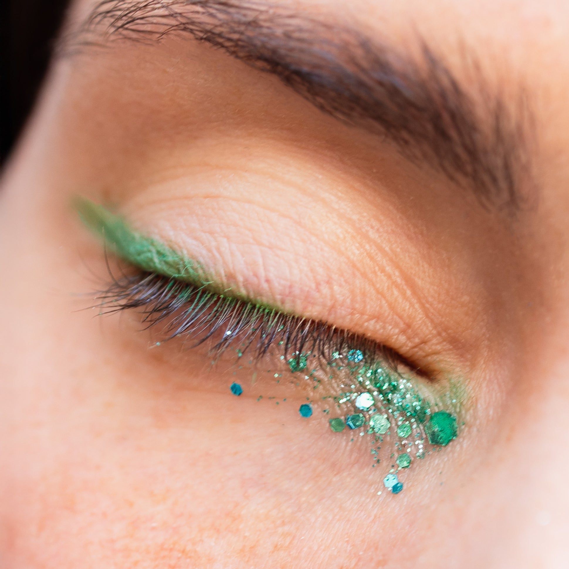 si-si-la-paillette-gel-paillet-polysir-ne-reflets-oc-an-bleu-vert image 6