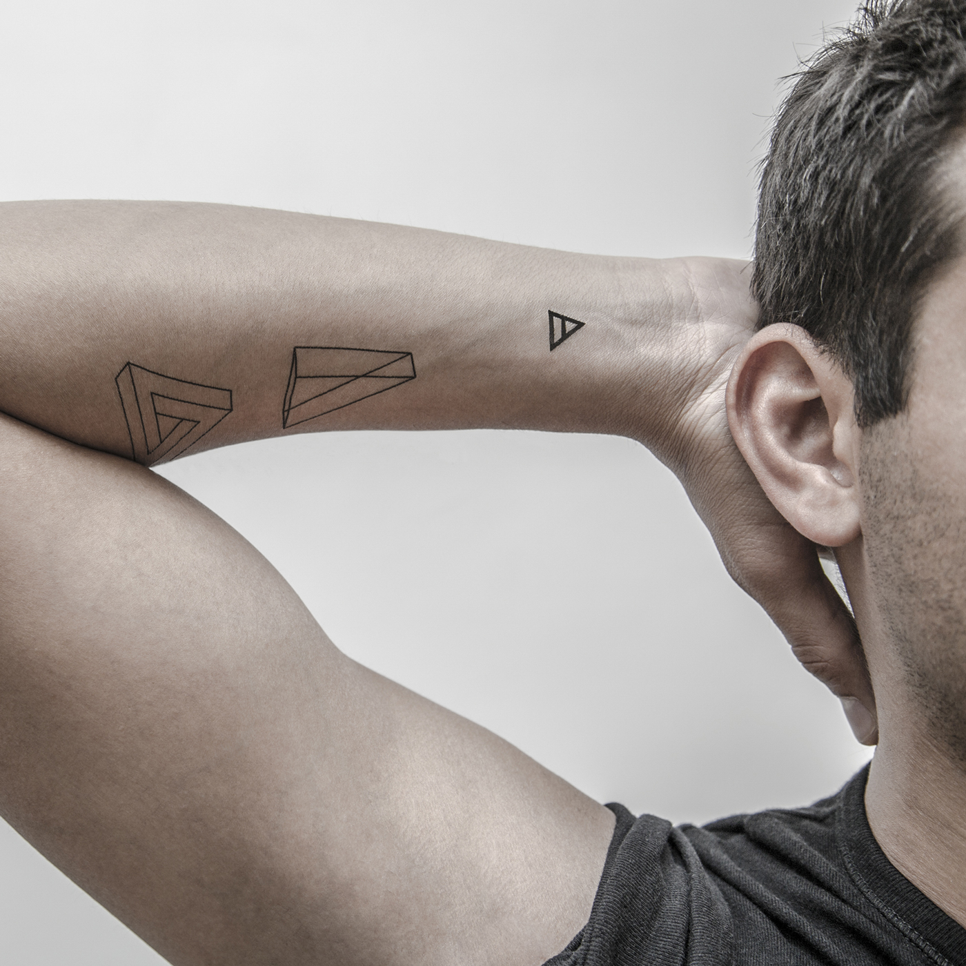 bernard-forever-les-belles-lignes-tatouage-temporaire-line-art image 3