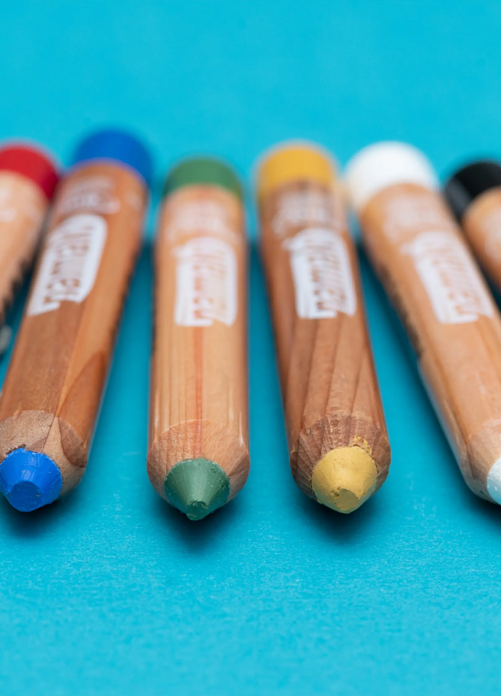 namaki-crayons-de-maquillage-6-couleurs-arc-en-ciel-jumbo-enfant image 7