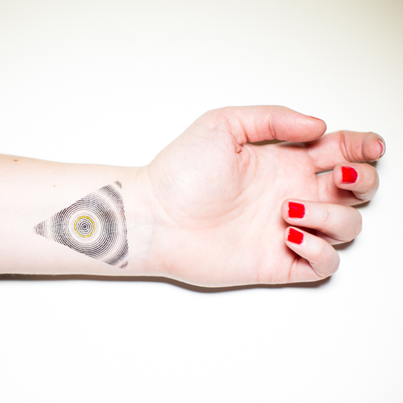 bernard-forever-illusion-tatouage-ph-m-re-optique image 3