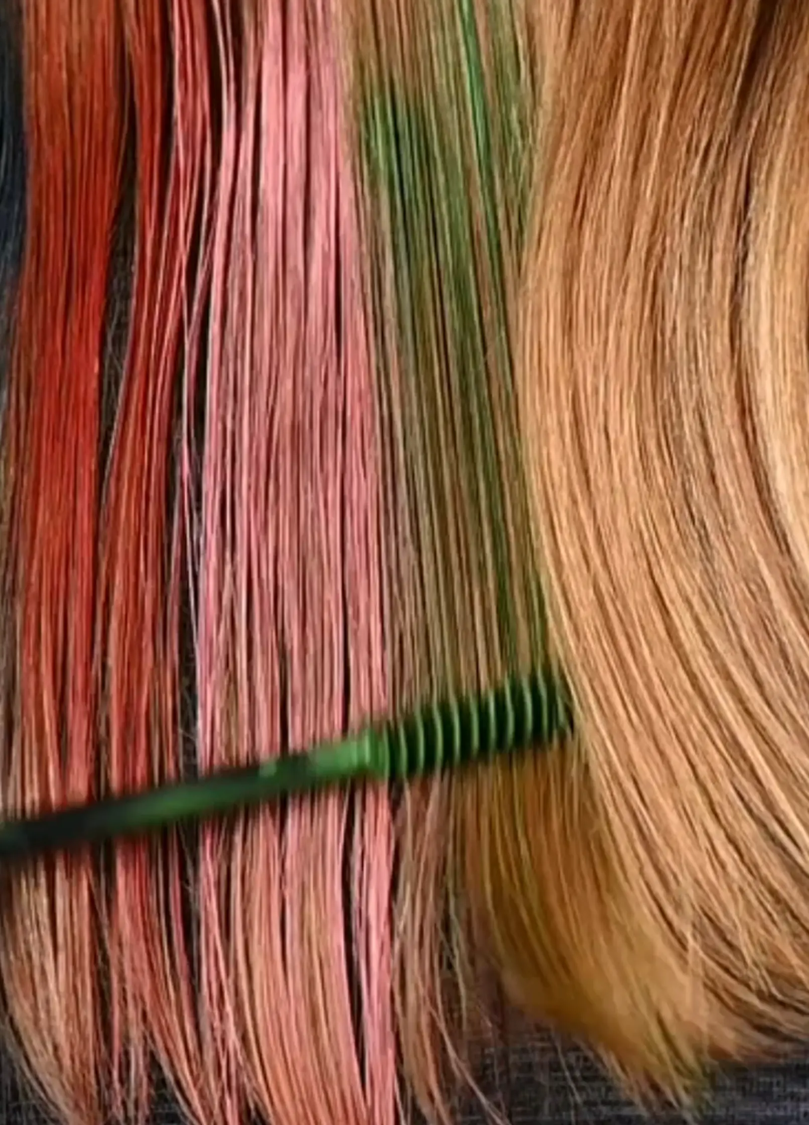 namaki-mascara-cheveux-vert-enfant-coloration-temporaire image 3