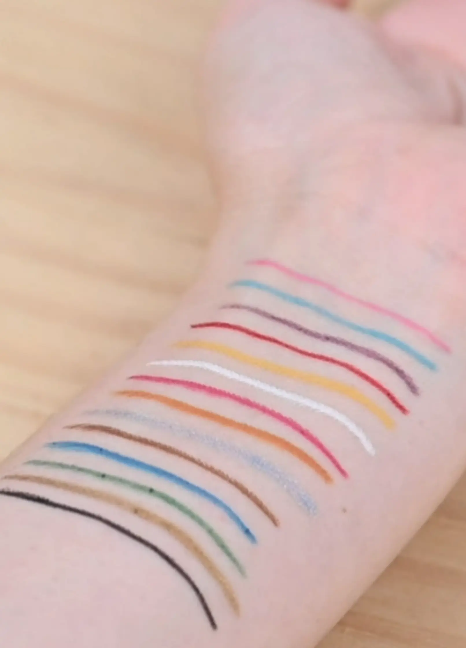 namaki-set-14-crayons-maquillage-fins-enfant-bio image 3