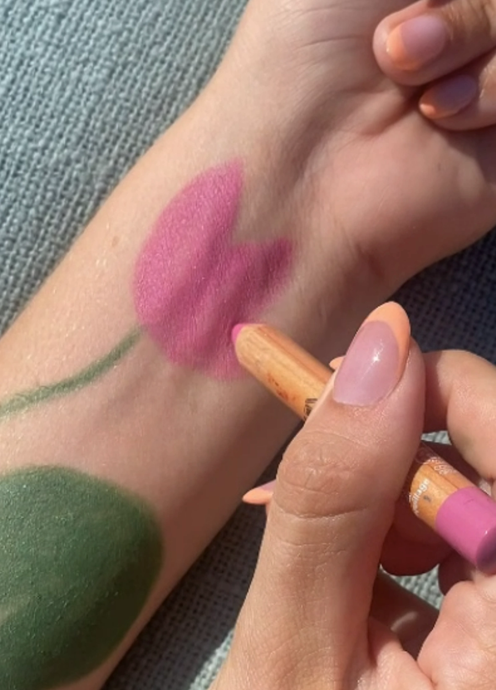 namaki-crayon-de-maquillage-enfant-jumbo-rose image 3
