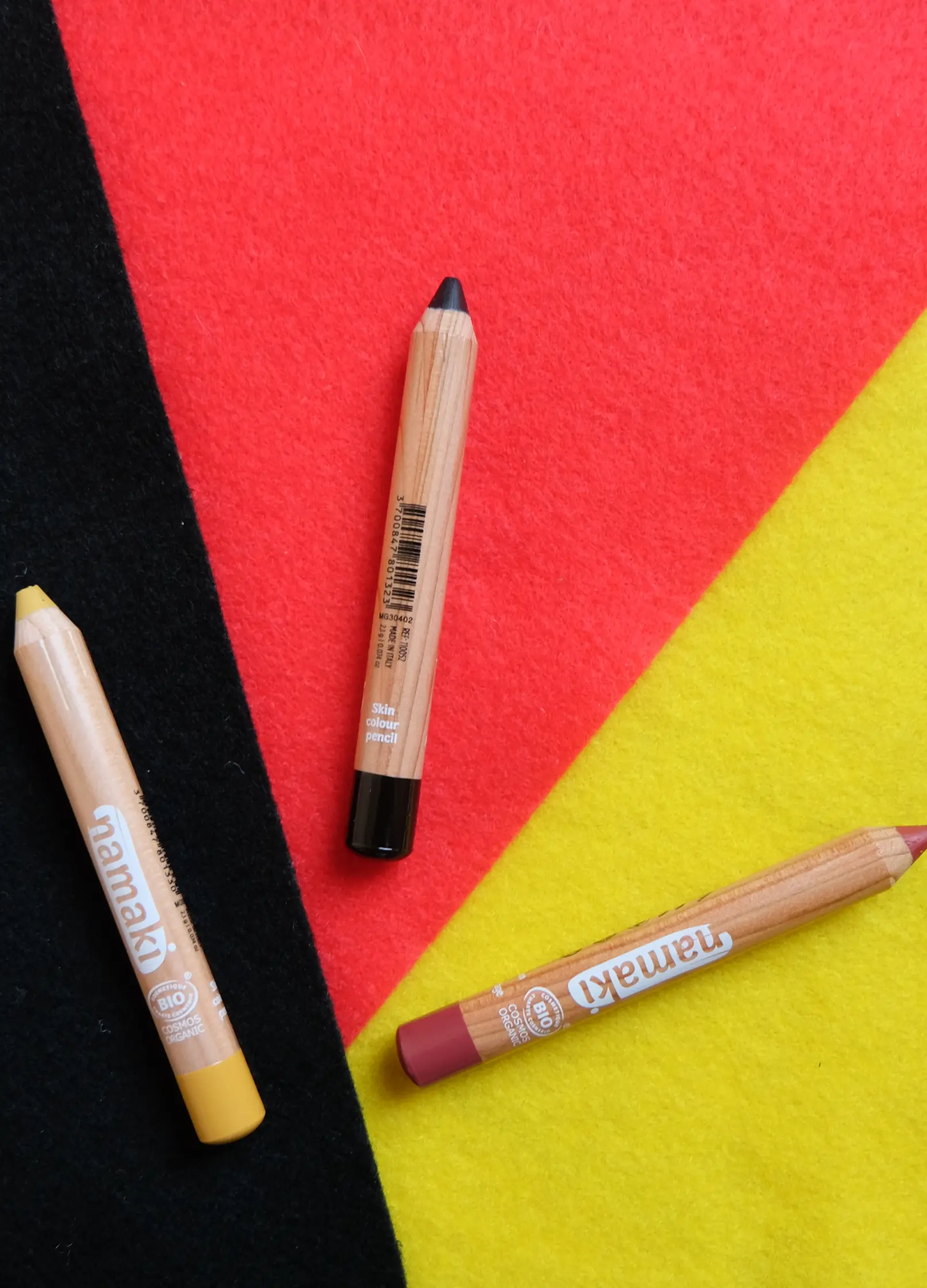 namaki-kit-3-crayons-de-maquillage-supporter-noir-jaune-rouge image 4
